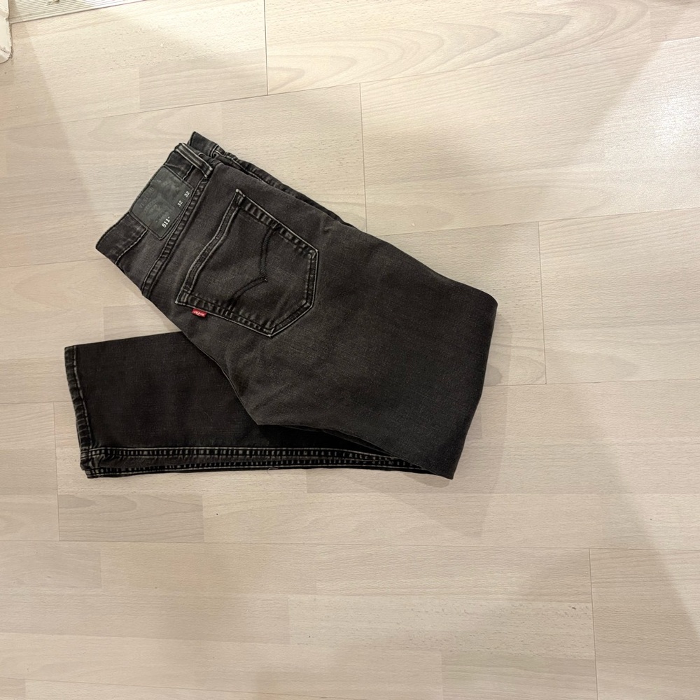 Levi's Men's Dark Gray Straight Jeans